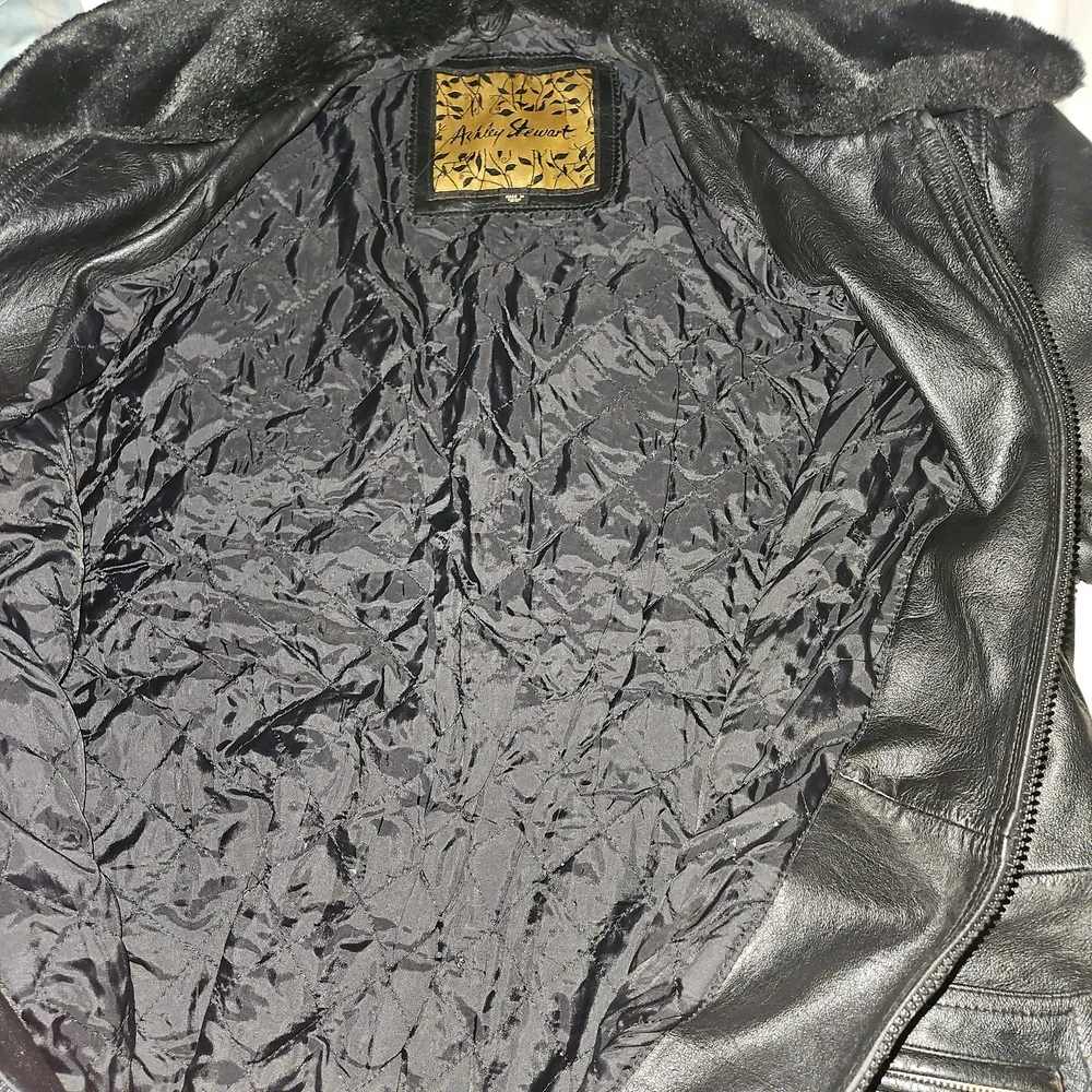 Leather jacket - Picture 6 of 10